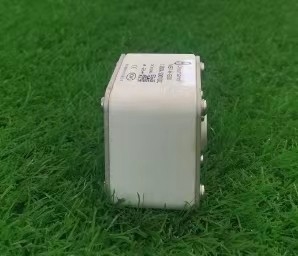 Η υψηλή ταχύτητα 500VAC ESS 315 Amp λιώνει το ευρωπαϊκό τετράγωνο 51x51mm