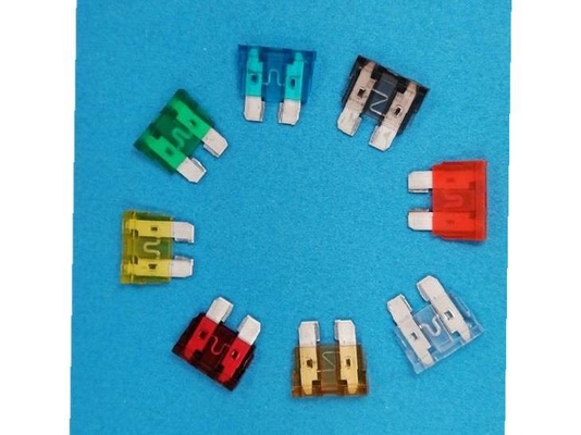 Υλική εκτιμημένη 80V τάση θρυαλλίδων PBT χαμηλής τάσης φορτιστών μπαταριών αυτοκινήτων